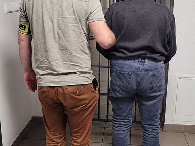 Senior z Niemiec na podwójnym gazie