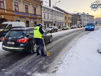 Miał zaparowane szyby i potrącił kobietę