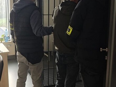 Zatrzymali 16 poszukiwanych. Wśród nich mężczyzna z ośmioma listami gończymi